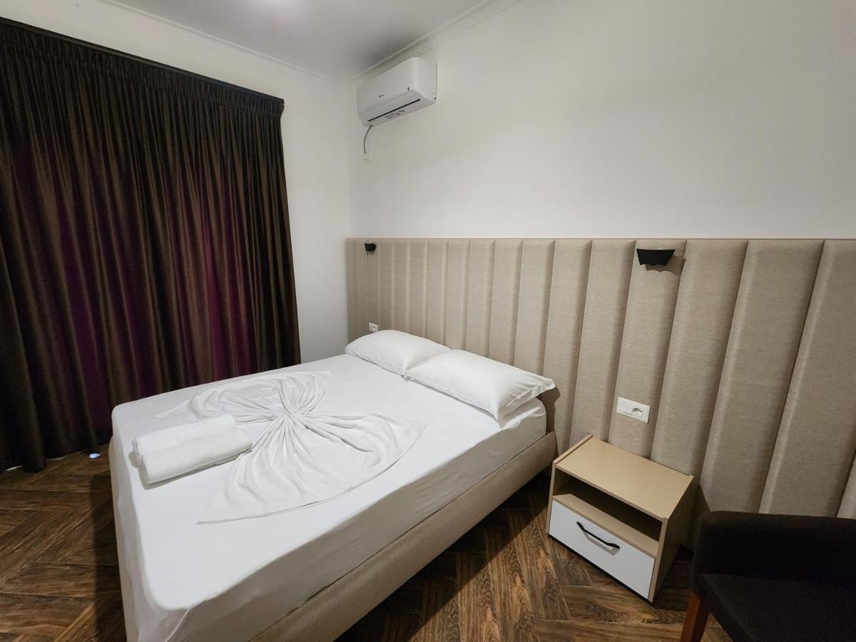 Villa Ax Mirage Vlorë Buitenkant foto