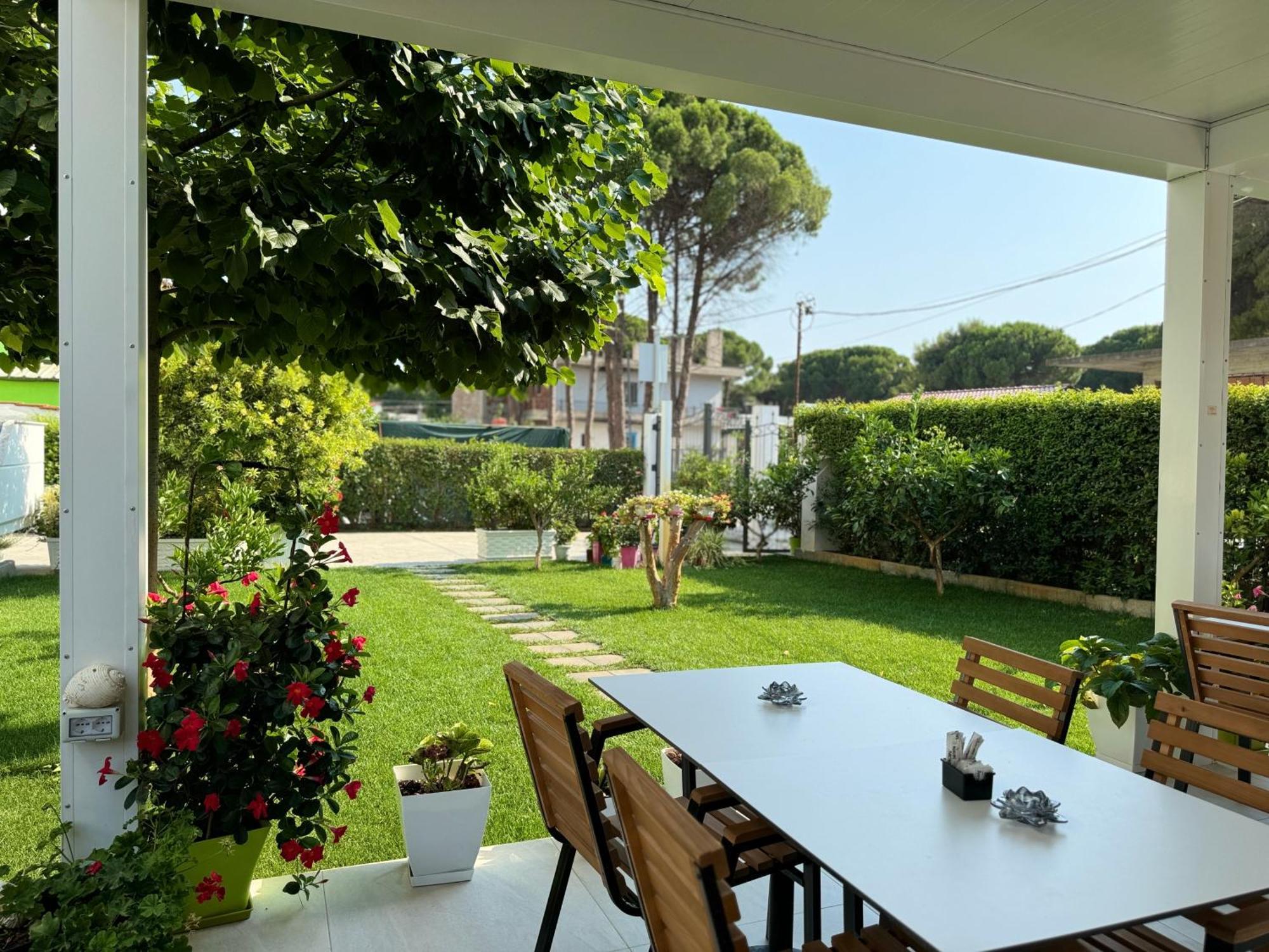 Villa Ax Mirage Vlorë Buitenkant foto