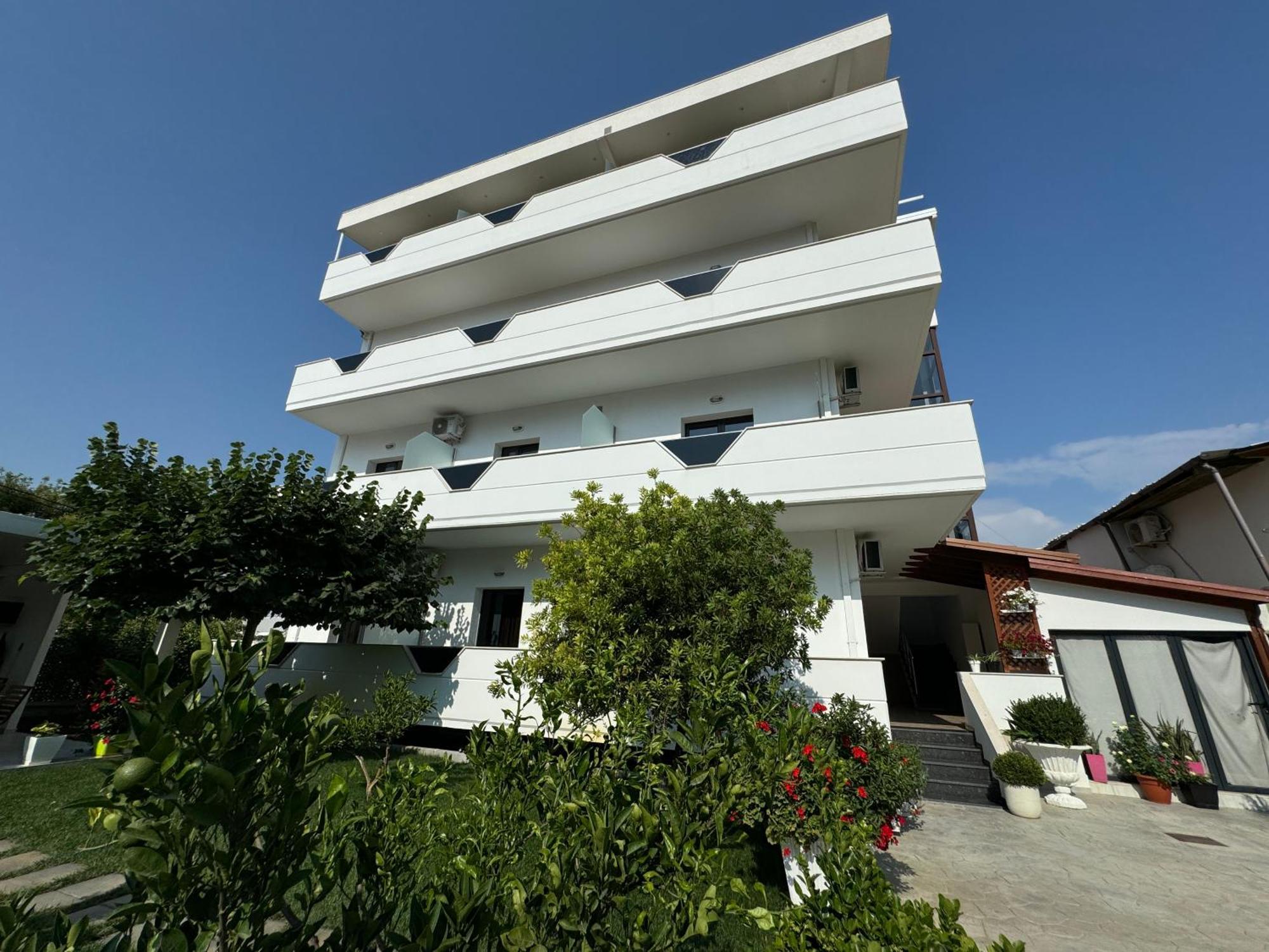 Villa Ax Mirage Vlorë Buitenkant foto