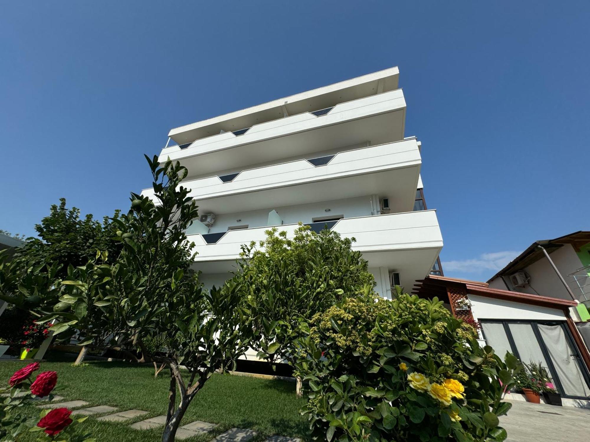Villa Ax Mirage Vlorë Buitenkant foto